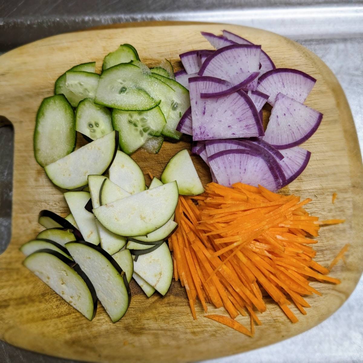 くらこん公式の「塩こんぶでミックス浅漬け」のレシピ