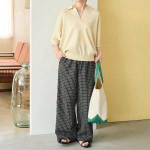 「抜け感が上品」50代大人コーデにちょうどいい涼しげトップス【2026年4月】