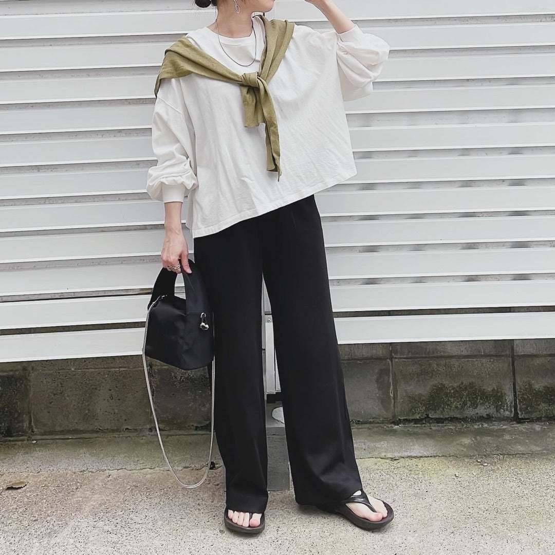 カラーカーディガンを肩掛けする！