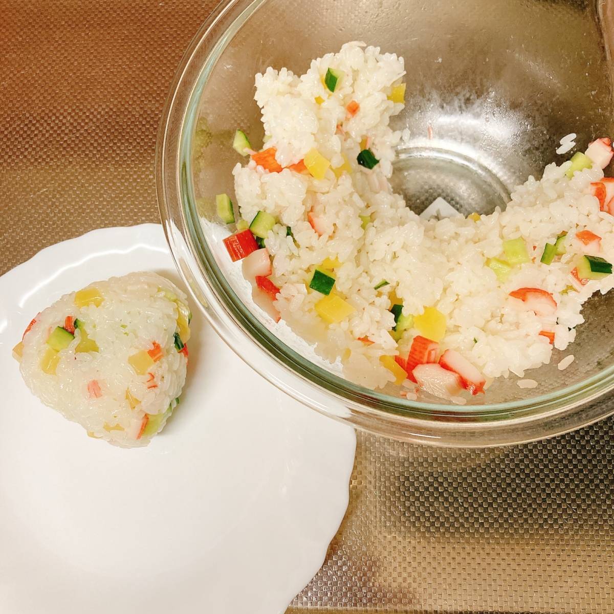 いちまさ公式の「サラダスティックとたくあんの香りおにぎり」のレシピ