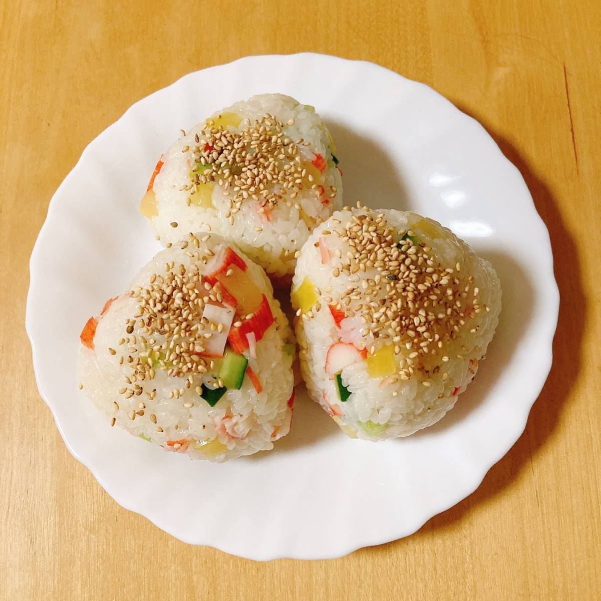 いちまさ公式の「サラダスティックとたくあんの香りおにぎり」のレシピ