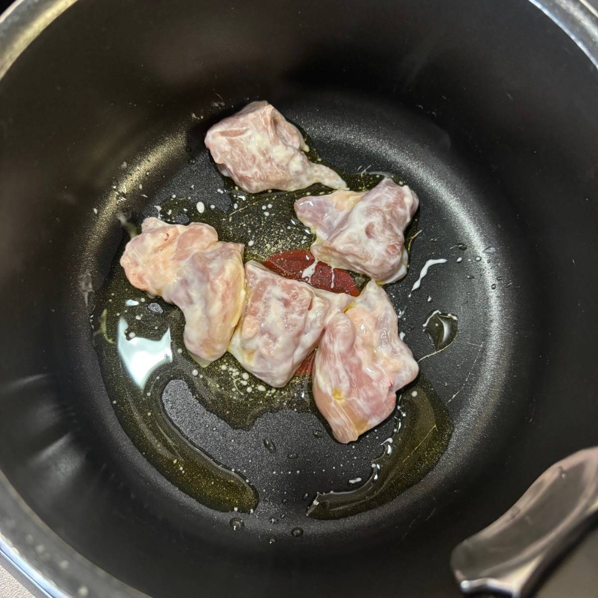 JAグループ公式の「鶏ムネ肉とキャベツのコンソメ煮」のレシピ