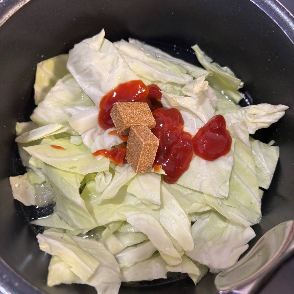 JAグループ公式の「鶏ムネ肉とキャベツのコンソメ煮」のレシピ