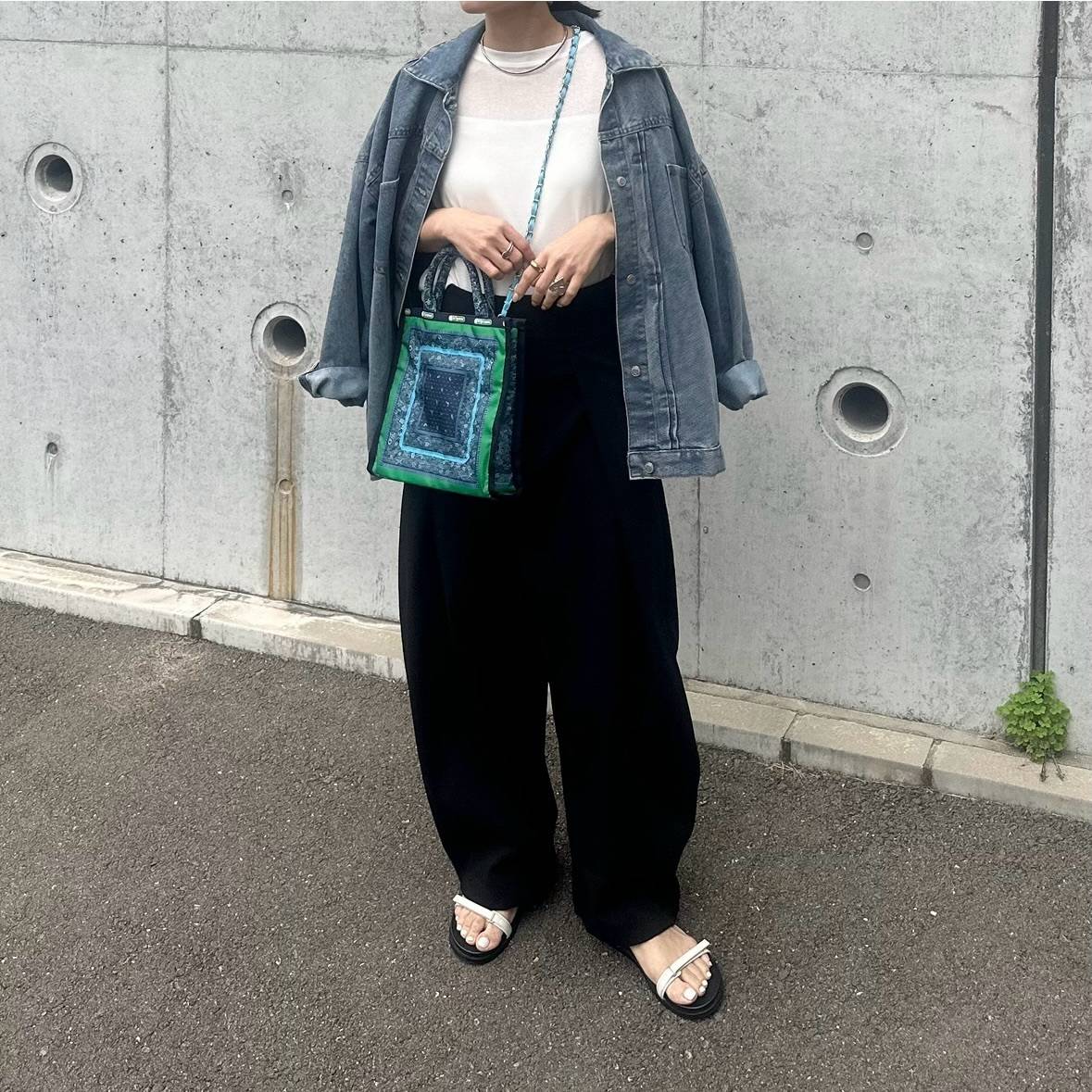 シアートップス×デニムジャケット