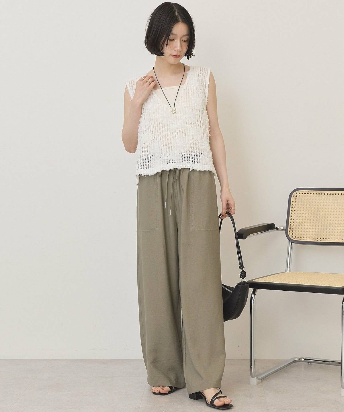 夏のラグビー観戦 女性の服装 ノースリーブ×リラックスパンツコーデ