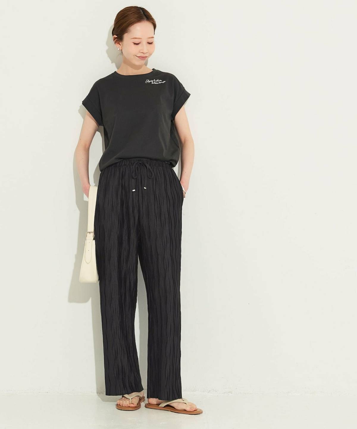夏のラグビー観戦 女性の服装 オールブラックコーデ