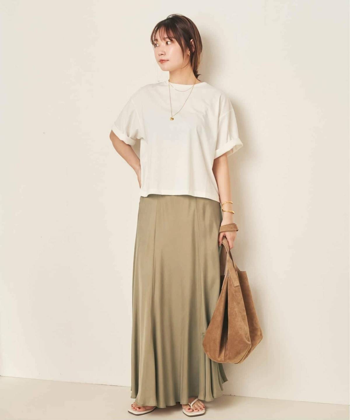 夏のラグビー観戦 女性の服装 Tシャツ×ロングスカートコーデ