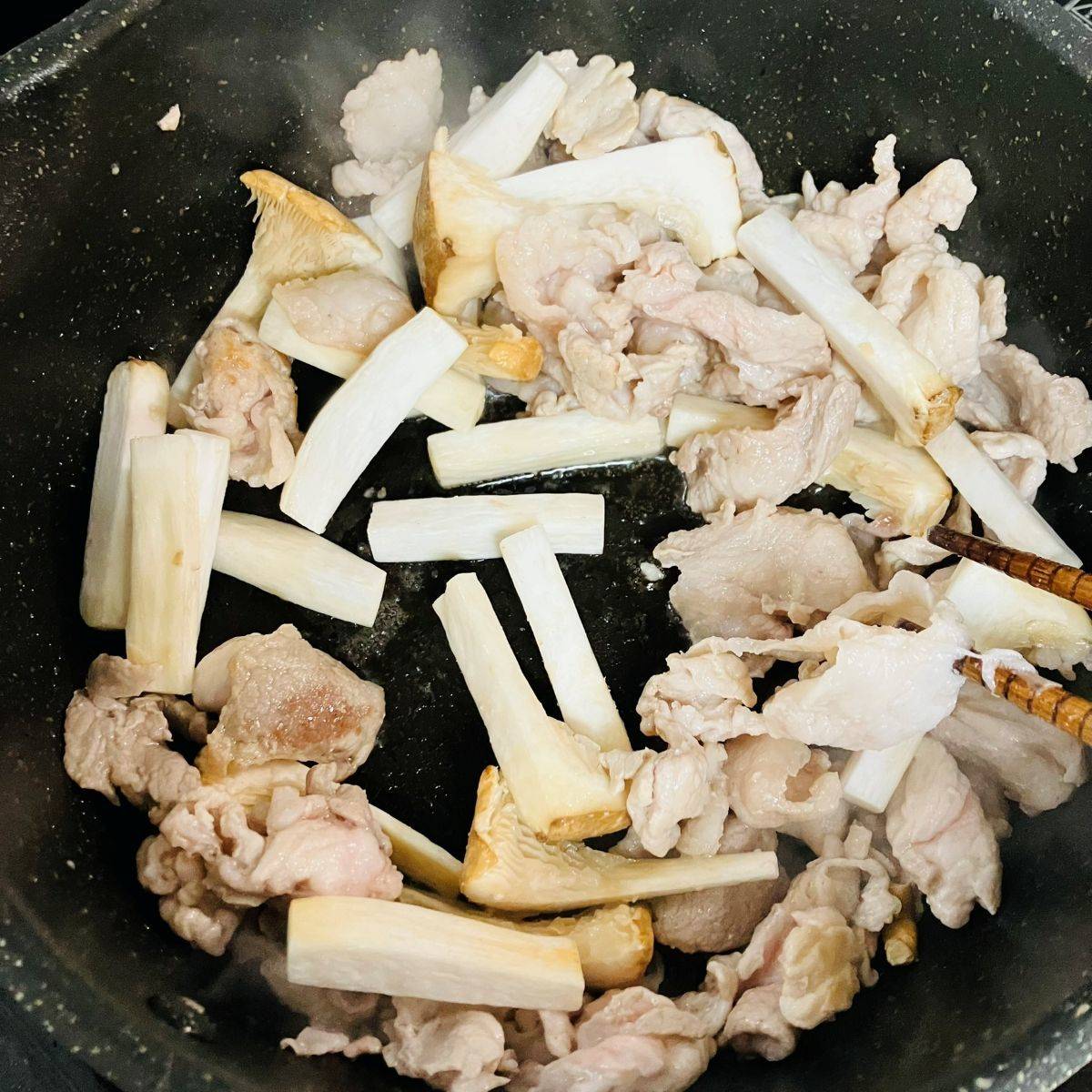 JAグループ公式の「お子さまにも　豚肉とエリンギと水菜のとろみ炒め」のレシピ