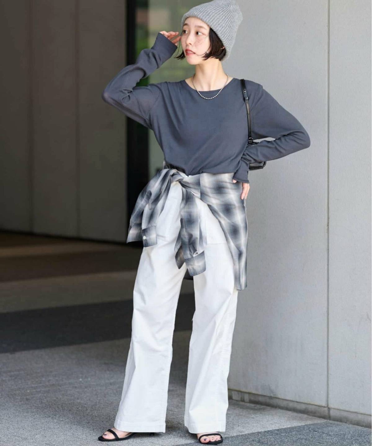 秋の遠足 ママの服装 チェックシャツ×パンツコーデ