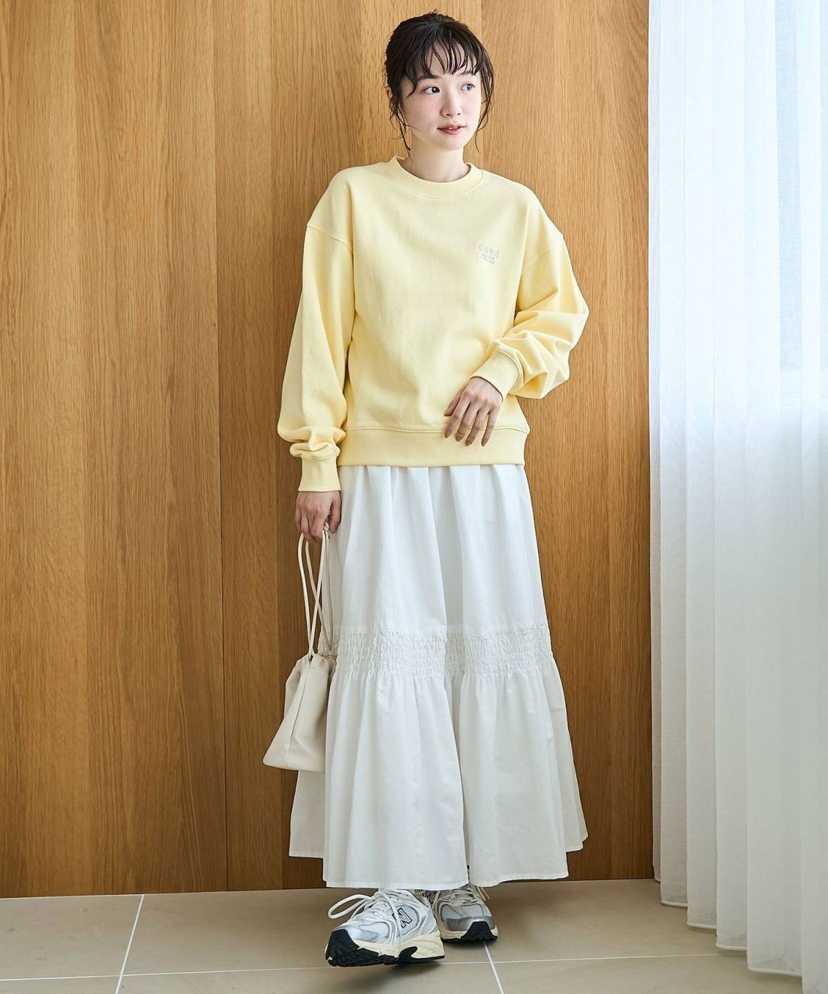 秋の遠足 ママの服装 スウェット×スカートコーデ