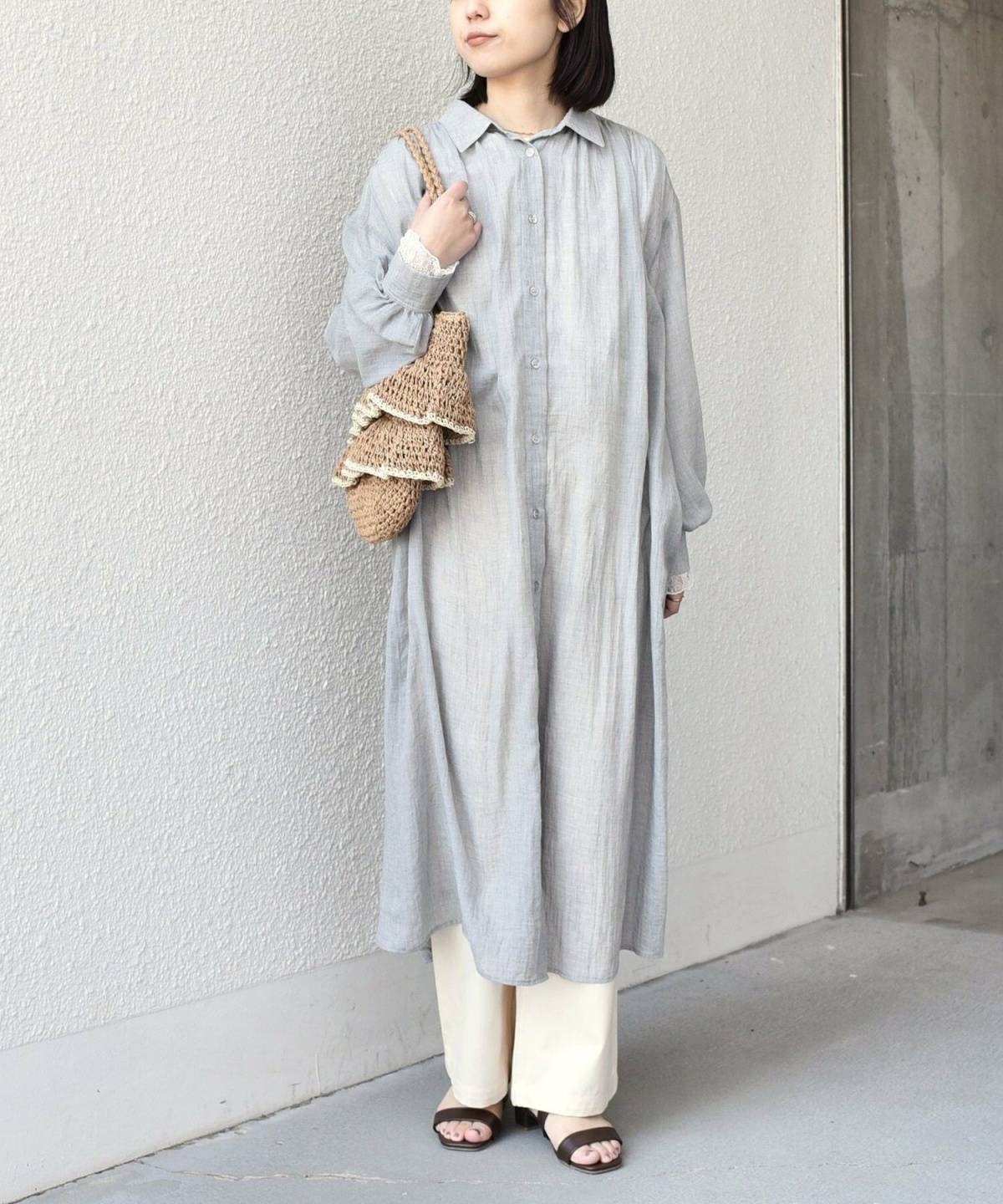 秋の遠足 ママの服装 シャツワンピース×パンツコーデ