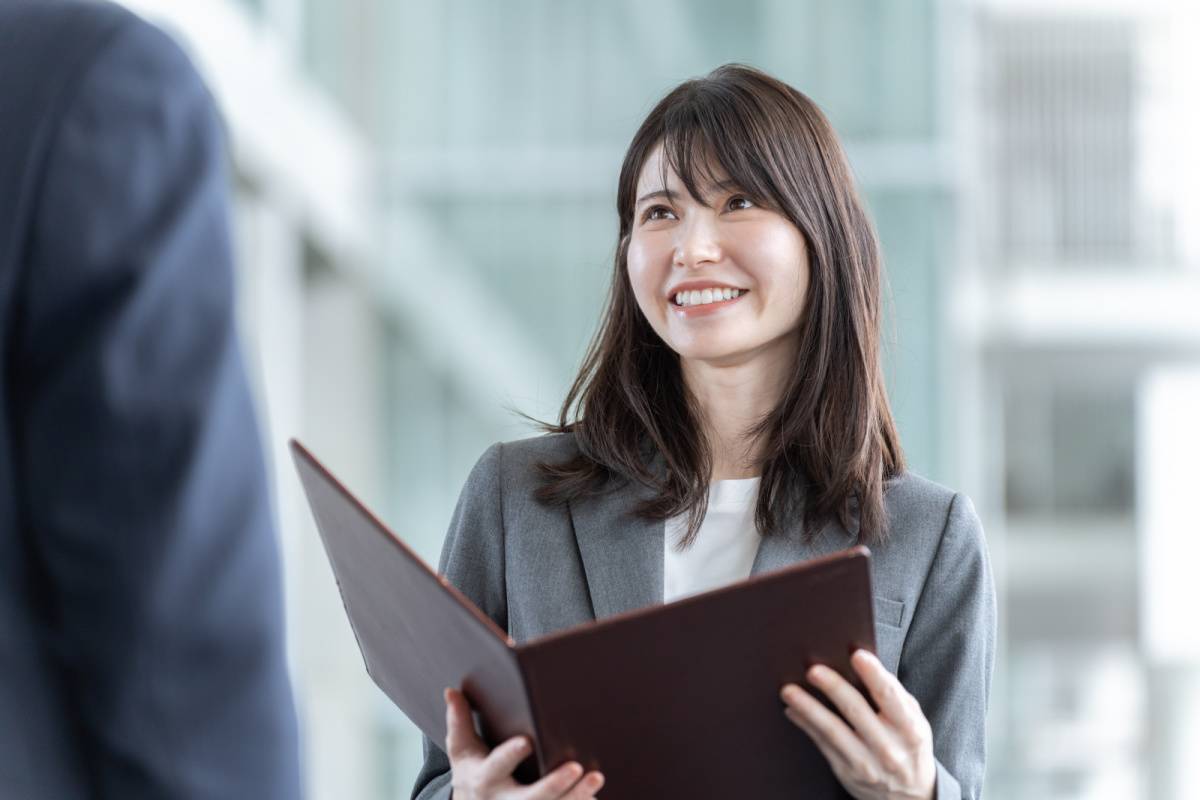 仕事中の女性