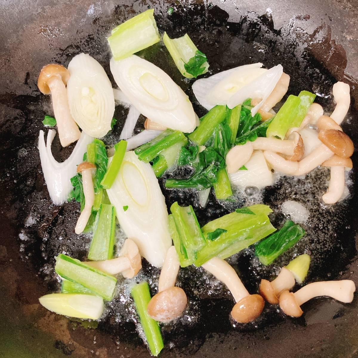永谷園公式の「鮭と冬野菜のスパゲティー」のレシピ