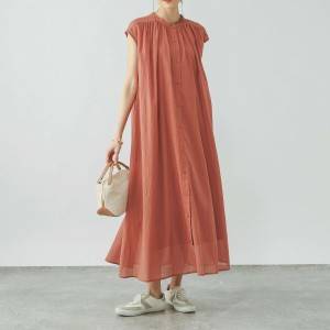 【GLOBAL WORK】40代の初夏コーデは、ワンピース×スニーカーが最高に今っぽい！「ガンガン着回せる」