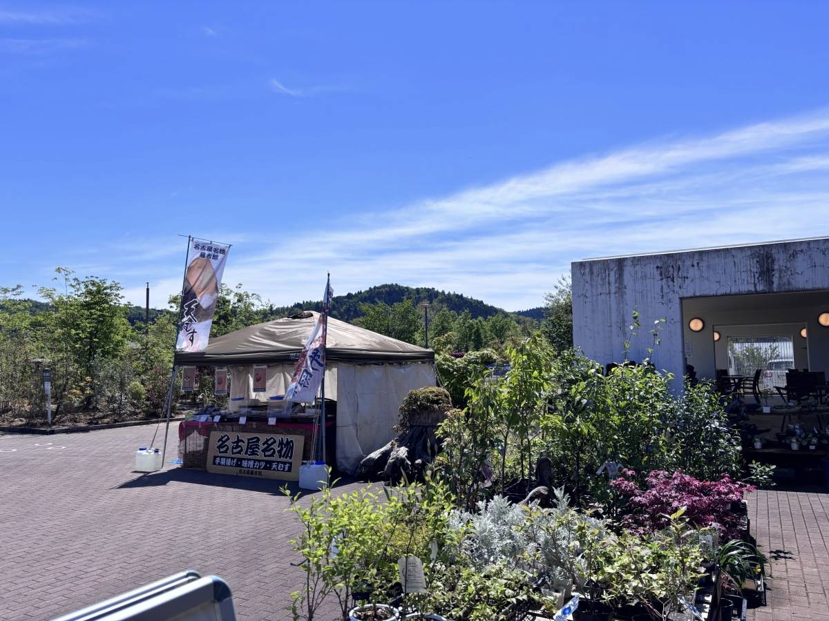 道の駅 庭園の郷 保内　軽食もある