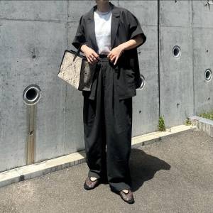 【2026年5月】センスいい人は、こう着てる！黒ワイドパンツコーデ5選