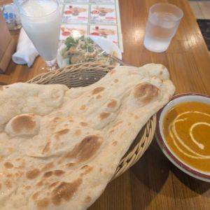 ランチはナンのおかわり無料！駅直結で便利なネパール・インド料理店
