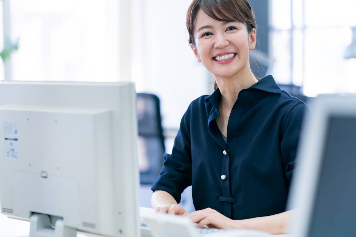 仕事中の女性