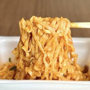 【ペヤング】から新作フレーバーが発売中！実際に食べてみた正直な感想