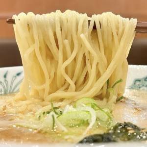 【日高屋】何度もリピしたくなると噂の人気ラーメンを食べてみた！正直な感想をレビューします