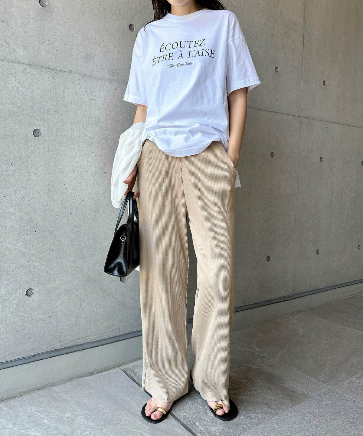 骨格ストレートの夏コーデ Tシャツ×リブパンツコーデ