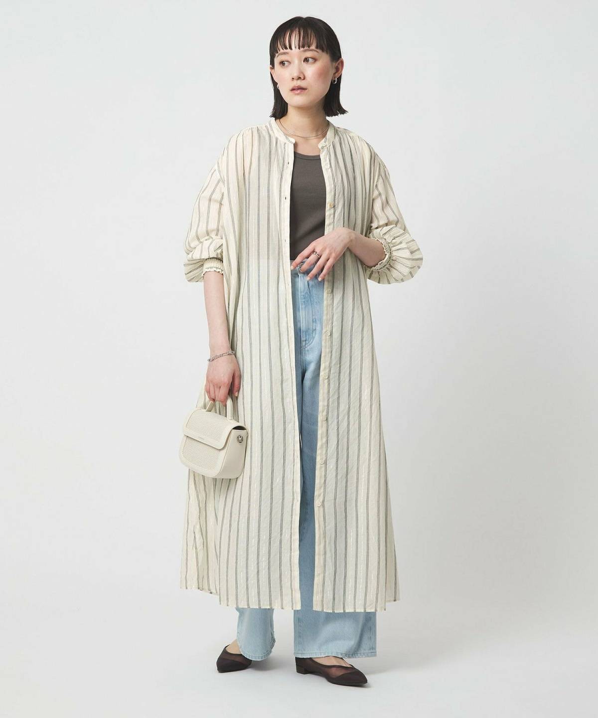 胸が大きい人に似合う服 シャツワンピース×デニムコーデ