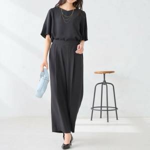 胸が大きいからって隠すのはNG！？すっきり見せが叶う旬コーデ