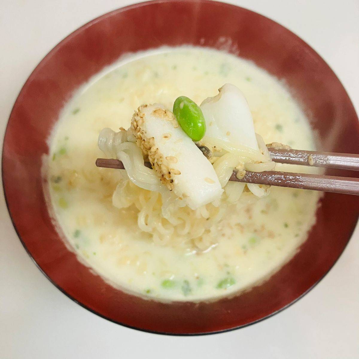 サッポロ一番公式の「ミルクシーフードラーメン」のレシピ