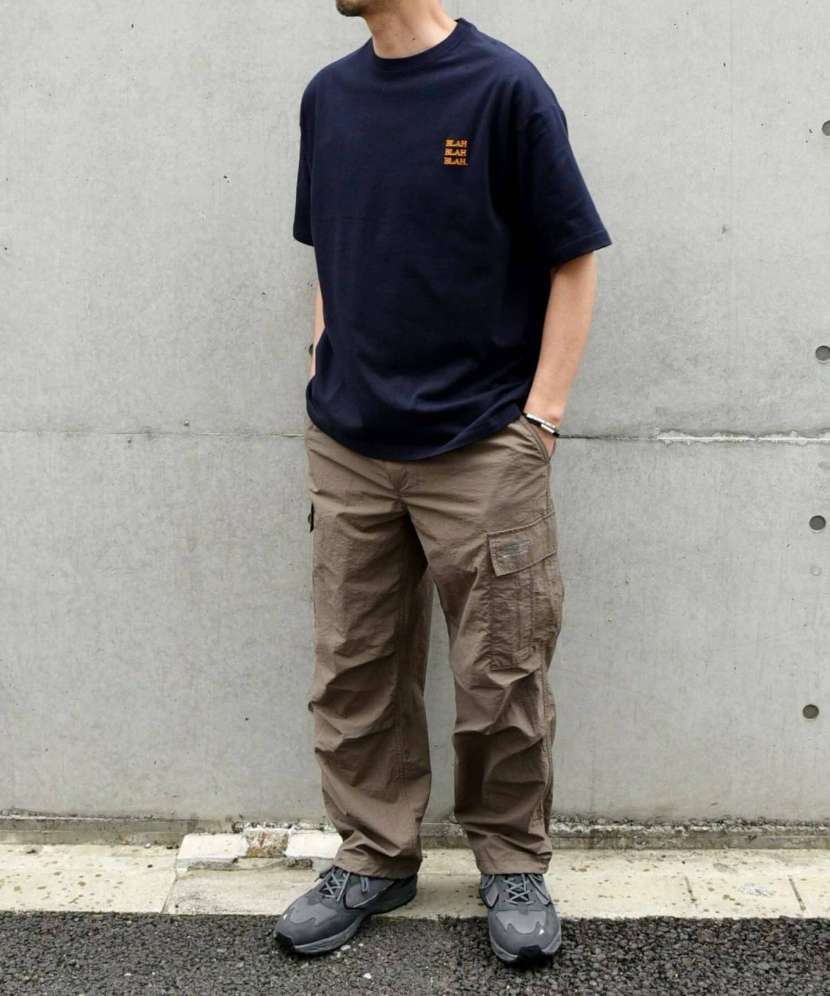 運動会の親の服装 パパコーデ Tシャツ×パンツ×スニーカー