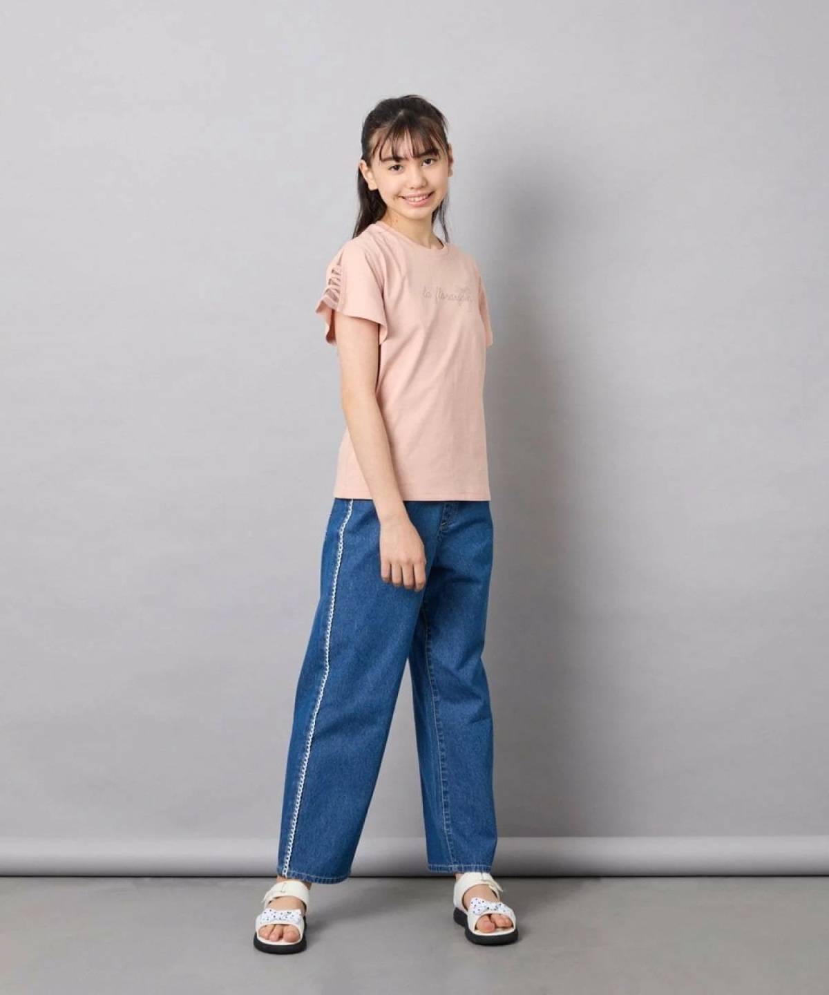中学生女子の服ブランド a.v.v