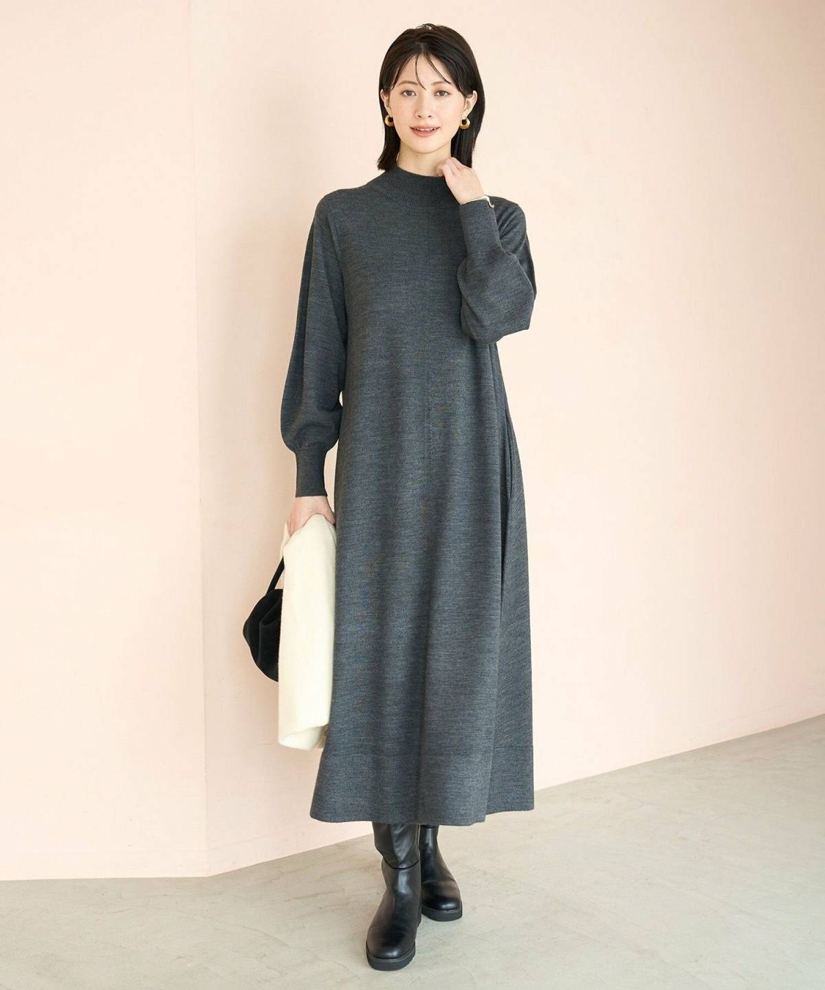 30代女性の同窓会の服装 ニットワンピースコーデ