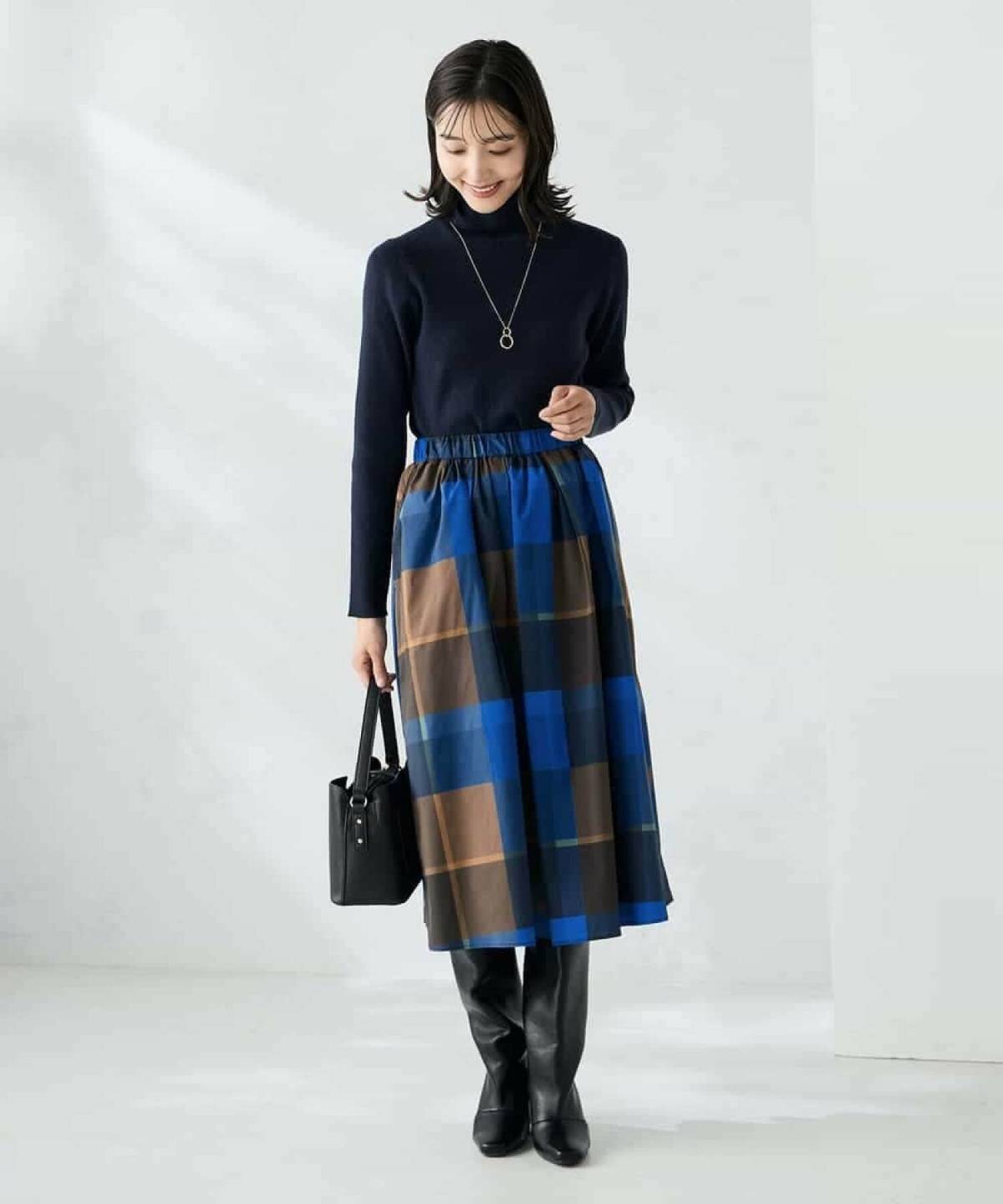 30代女性の同窓会の服装 タートルニット×ロングスカートコーデ