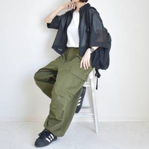 【2026年6月】こう着るのが今っぽい……！シャツを使った初夏コーデ5選