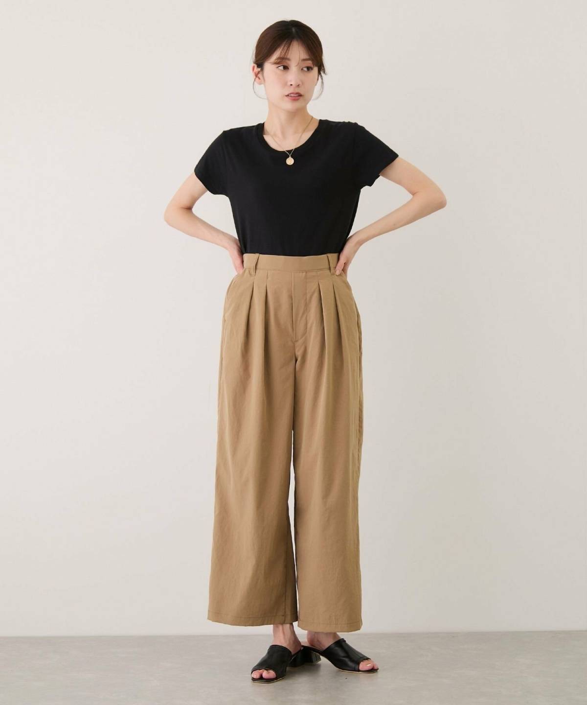 Tシャツ×ワイドパンツコーデ
