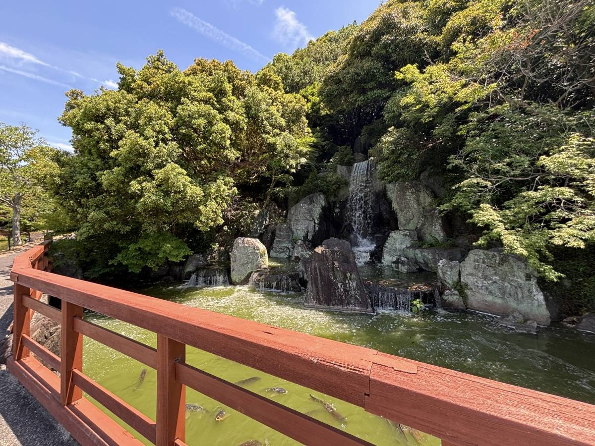 庭園　滝