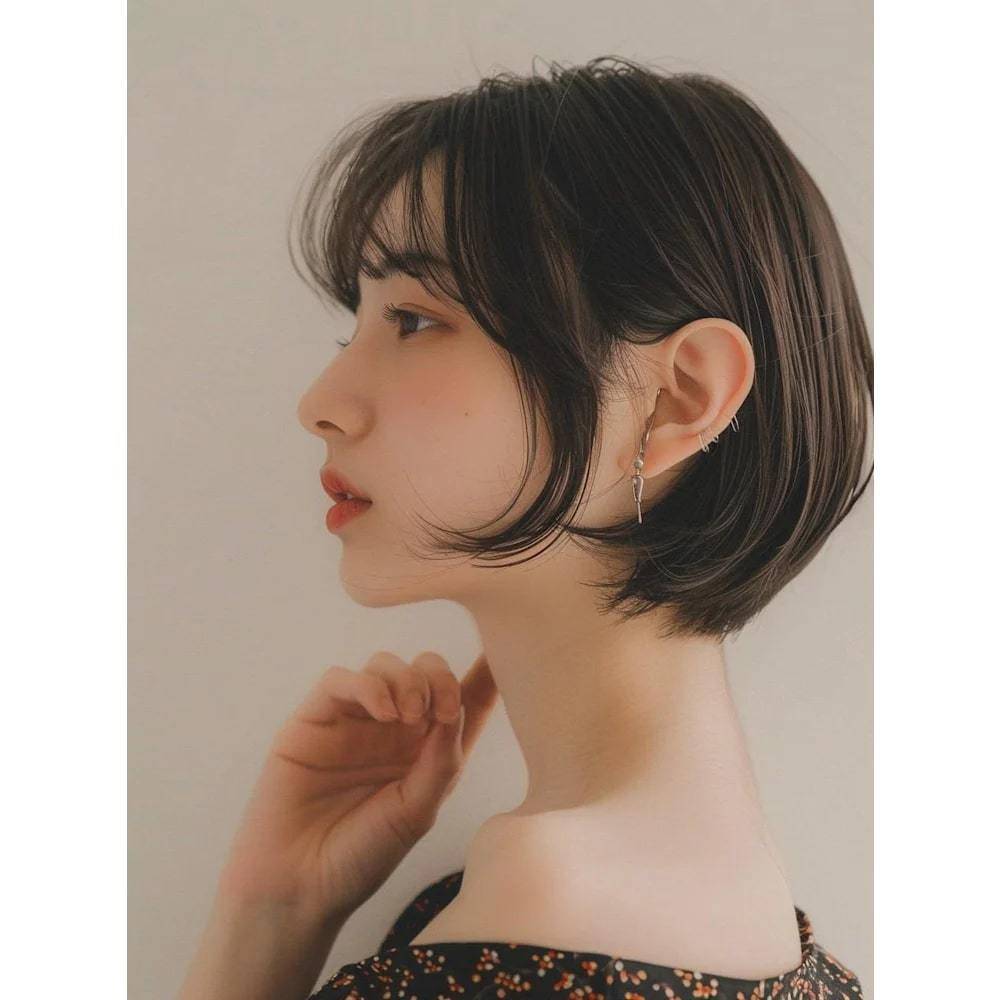 ハイセンスな耳掛け大人ボブ