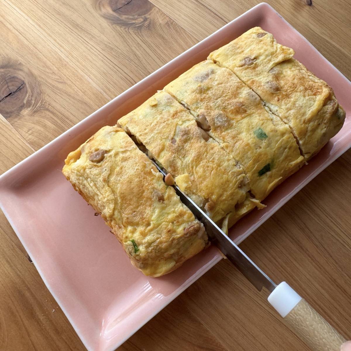 タカノフーズ公式の「納豆と豆腐のふわふわだし巻き卵」のレシピ