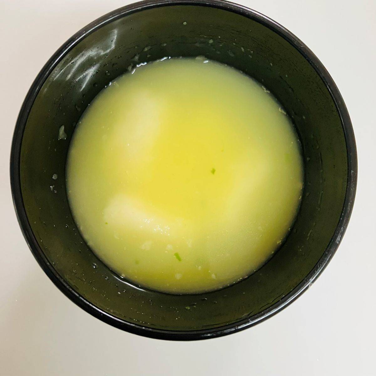 サッポロ一番公式の「サッポロ一番でお変わり ねぎだくスープ餅」のレシピ