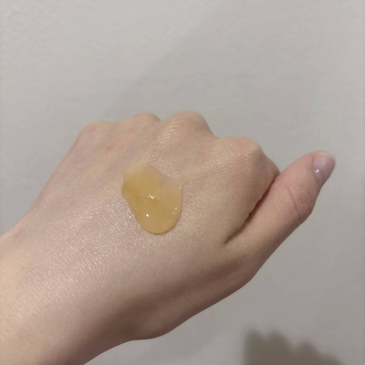 HugSkinを手にのせたところ