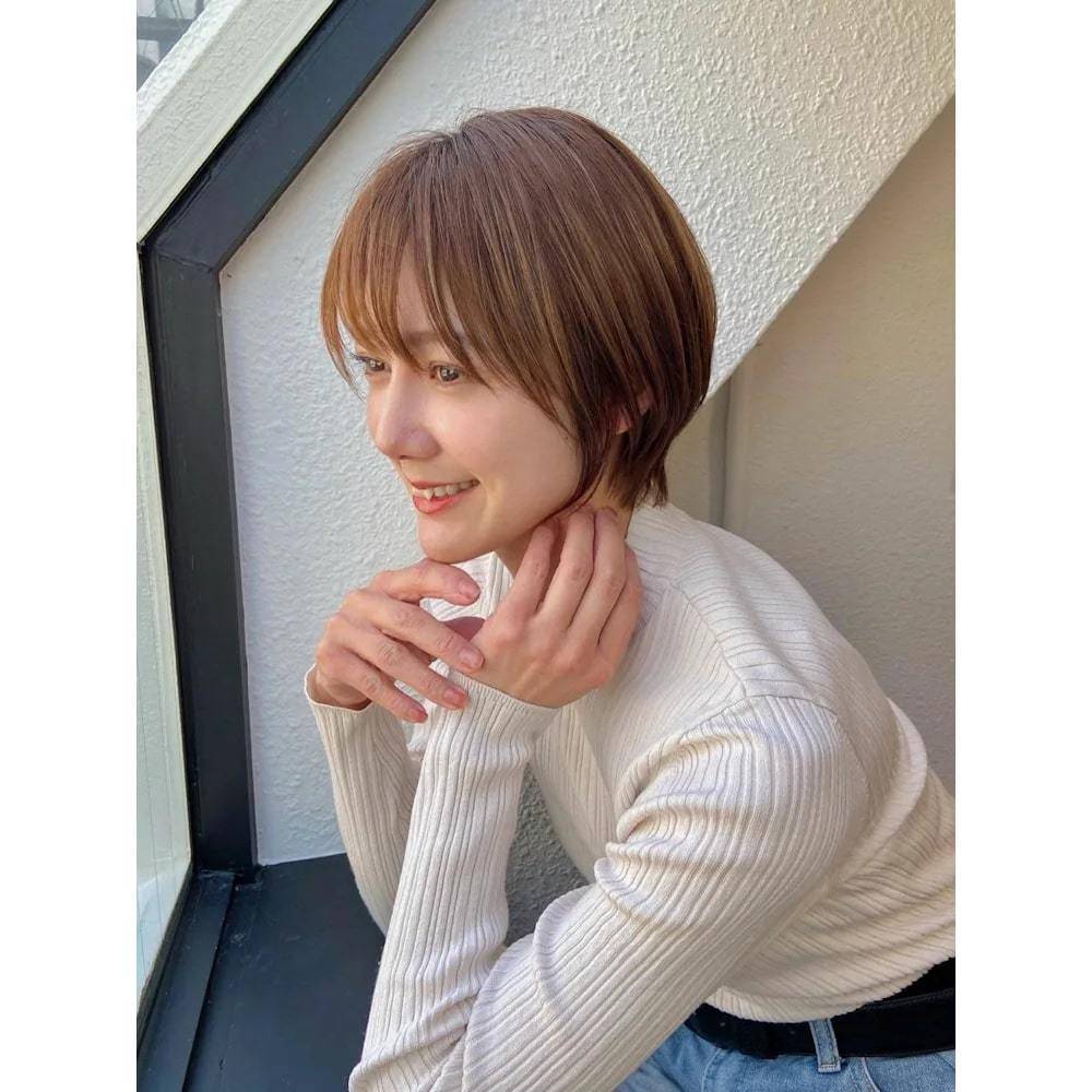 ひし形シルエットの大人ショート