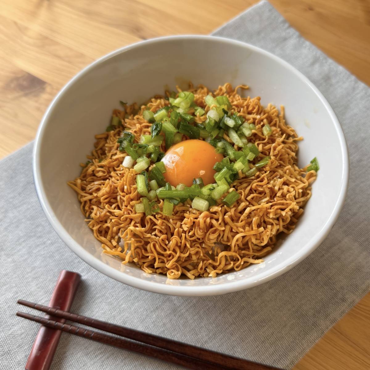 チキンラーメン公式の「簡単ヤバうま! ザクザク チキラーTKG」のレシピ