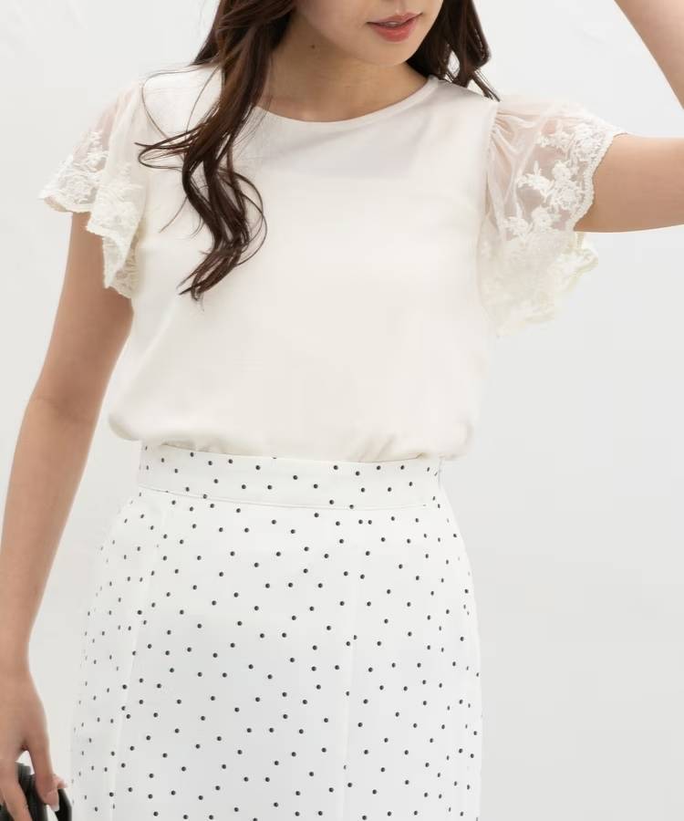 Honeys 袖刺繍スカラップニット