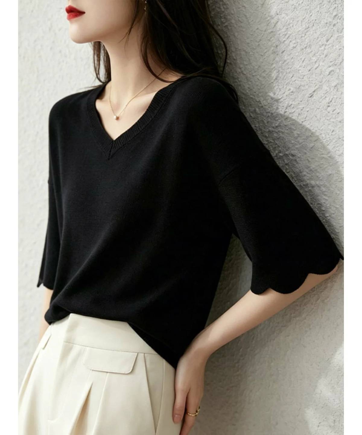 Doux Belle Vネックフレアスリーブニット