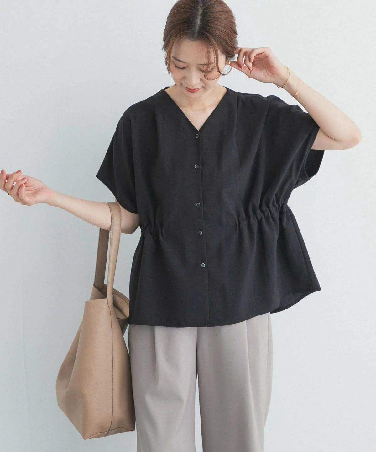 URBAN RESEARCH DOORS Vネックウエストギャザーブラウス