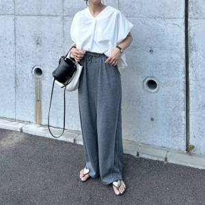 【2026年6月】50代は、こう着て……！センスいいワイドパンツコーデ5選