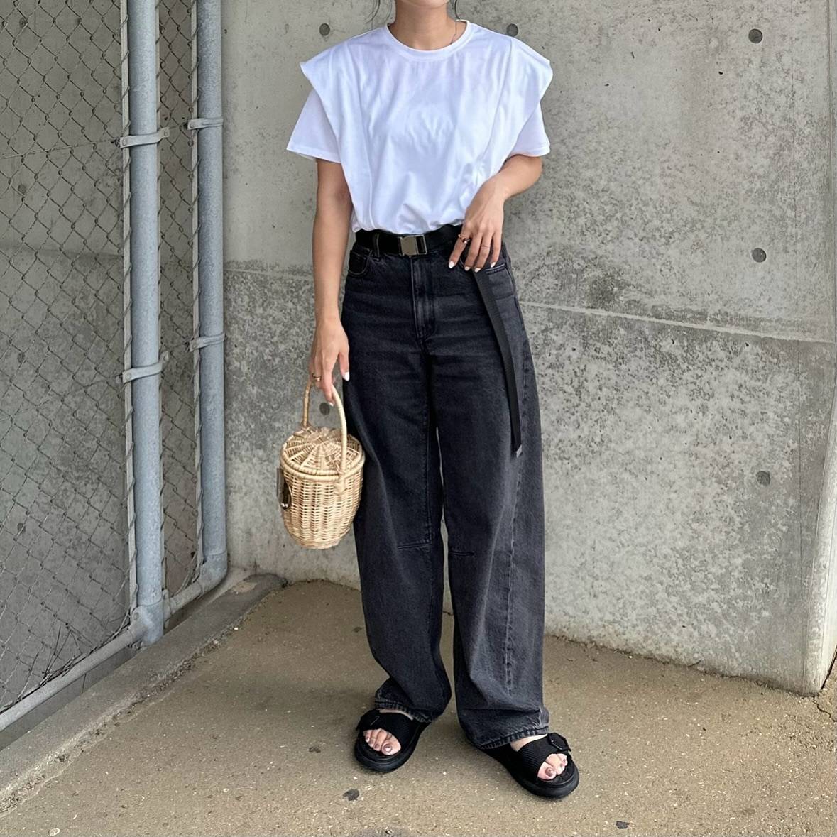 フリルTシャツを合わせる！