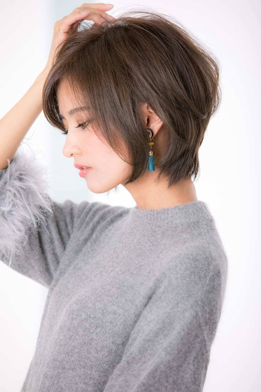 サイド長めのノーブルショート