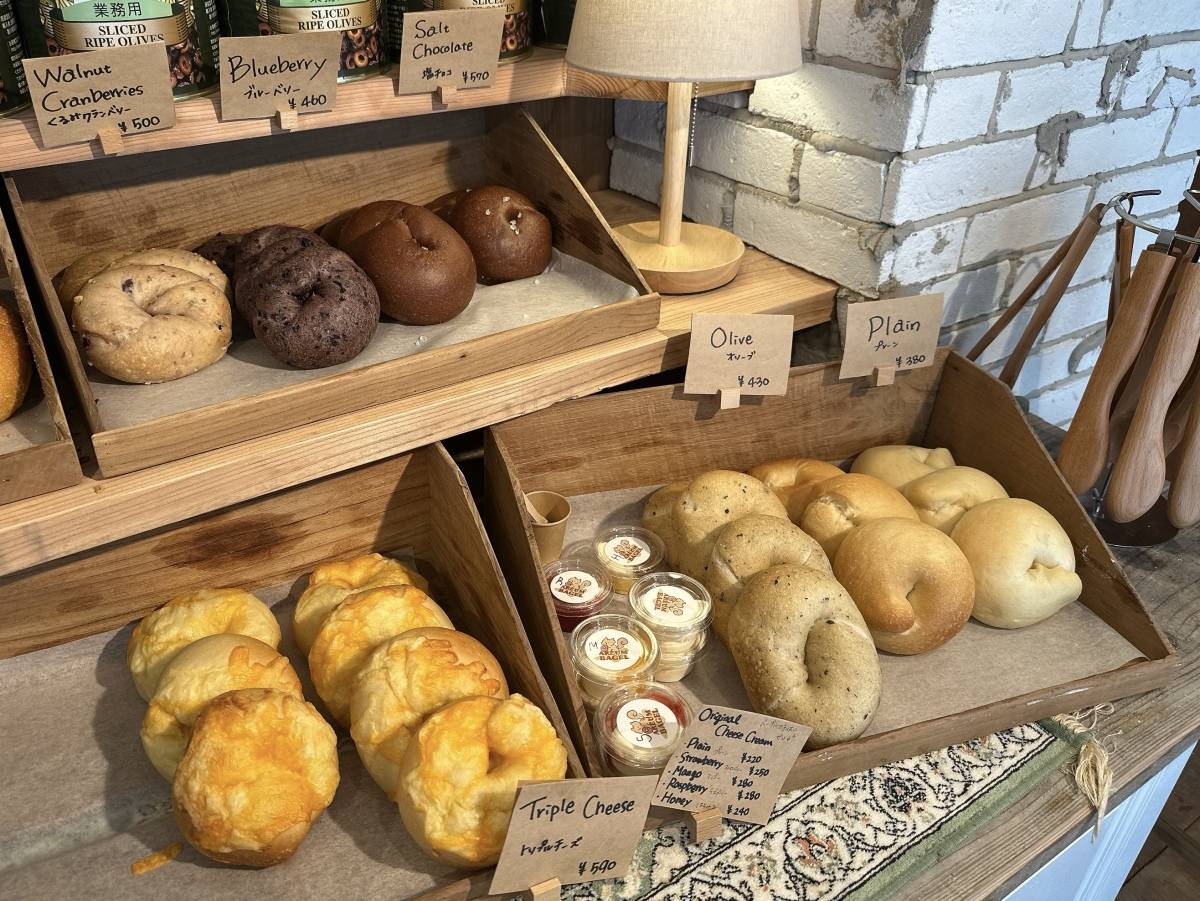 店内に並ぶベーグル