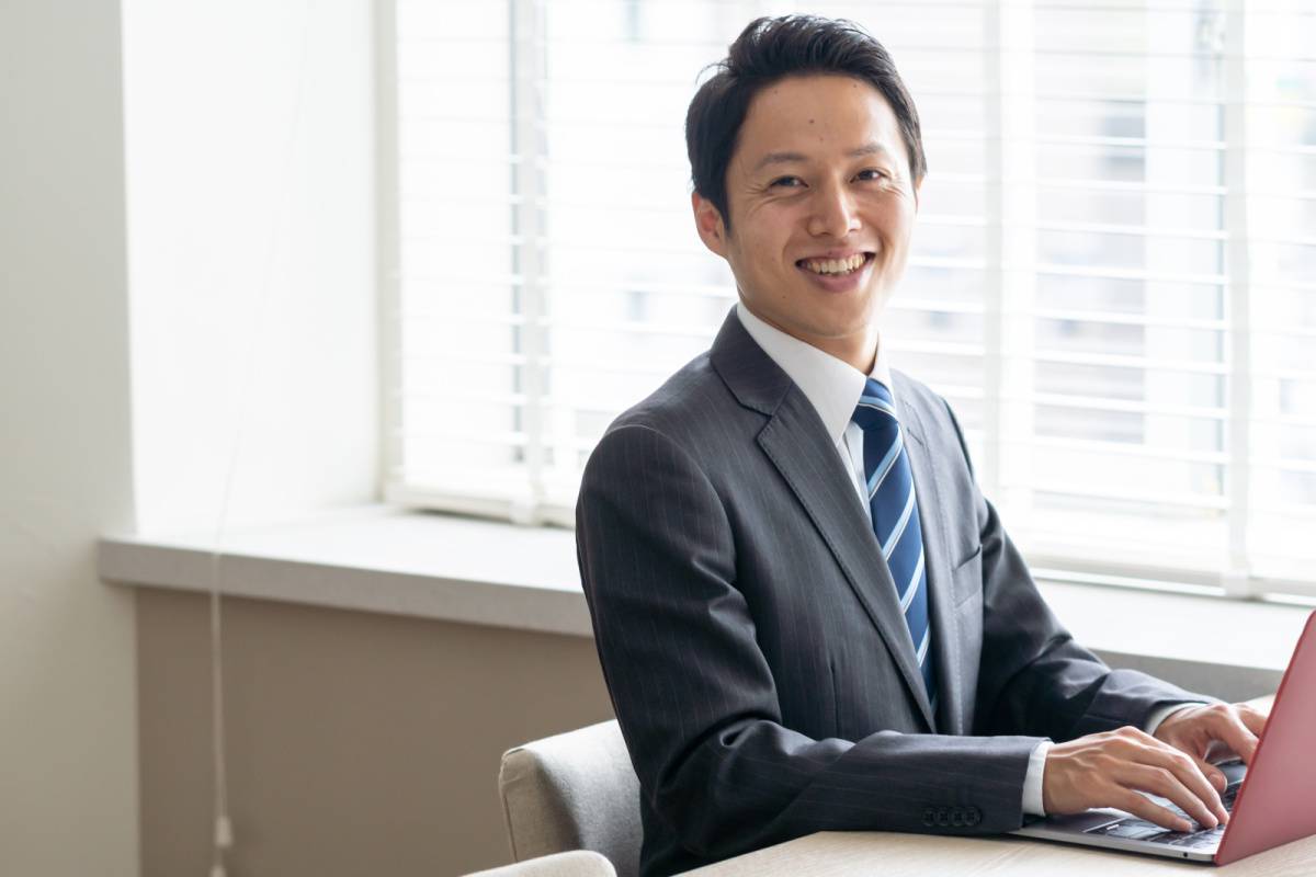 仕事中の男性