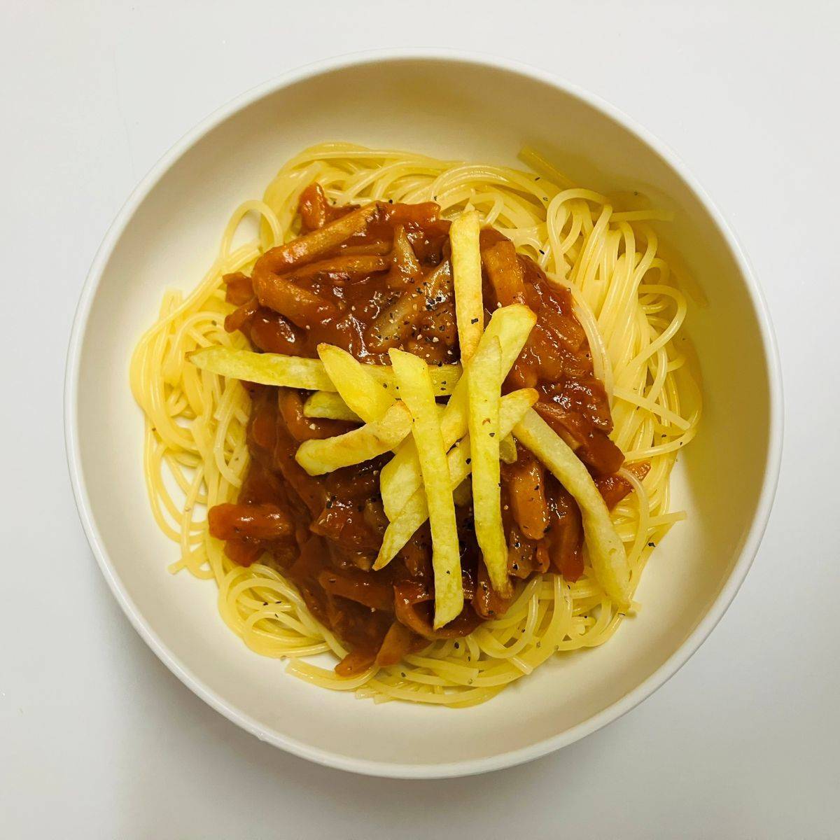 マ・マー公式の「カリカリごぼうがアクセント!秋の絶品ミートソーススパゲティ」のレシピ